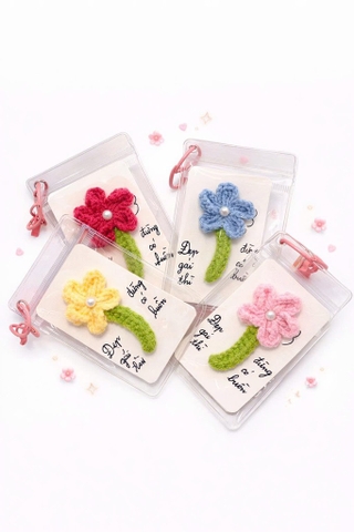 Móc khoá len hoa treo túi BH