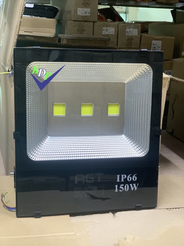 Đèn pha led 150W IP66 vỏ đen 5054 – 3 mắt kiểu mới AGT