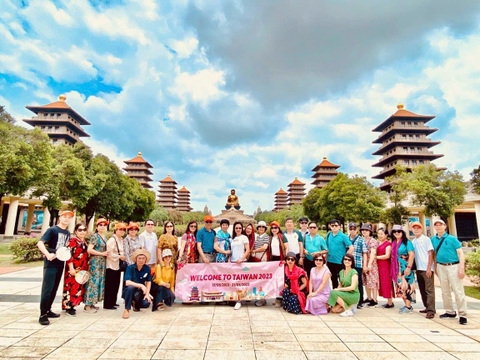 HÀ NỘI - ĐÀO VIÊN - ĐÀI TRUNG - NAM ĐẦU - CAO HÙNG - ĐÀI BẮC (BAMBOO AIRWAYS)