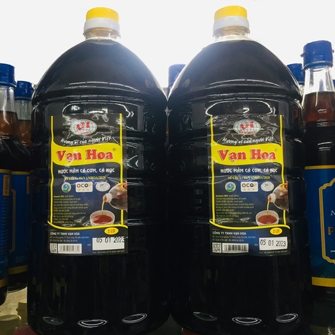 Nước mắm Vạn Hoa cá cơm cá nục, 35 độ đạm, can (2lít, 35N)