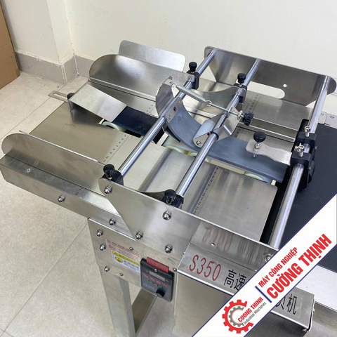 Băng tải tách túi tự động