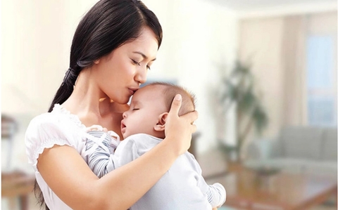 Vì sao mẹ bỉm thường "mất trí nhớ" sau sinh và biện pháp khắc phục