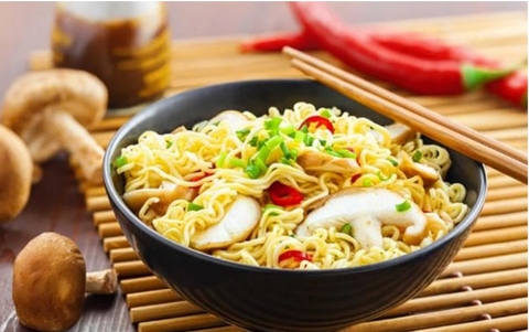 Chuyên gia dinh dưỡng mách bạn 3 bí quyết ăn mì ăn liền cân bằng dinh dưỡng ở mọi thời điểm trong ngày