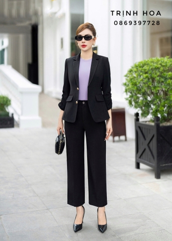 Áo vest blazer nữ màu đen tay lỡ phối cùng quần ống đứng thanh lịch