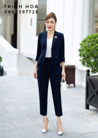 Bộ áo vest với quần tây thanh lịch