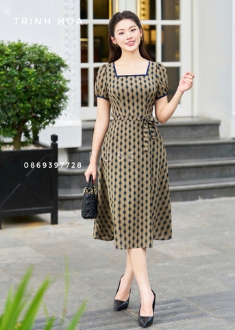 Đầm cổ vuông cộc tay, dáng xoè cao cấp