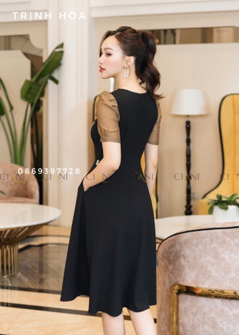 Mẫu đầm công sở dáng xoè phối nâu sang chảnh