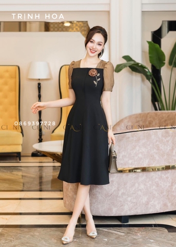 Mẫu đầm công sở dáng xoè phối nâu sang chảnh