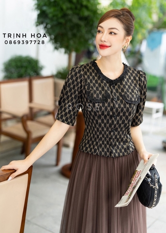 Áo dạ hoạ tiết lên 2 màu đen và nâu cực tây