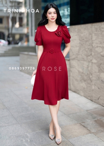 Đầm đỏ dáng xoè nhấn đai tôn dáng