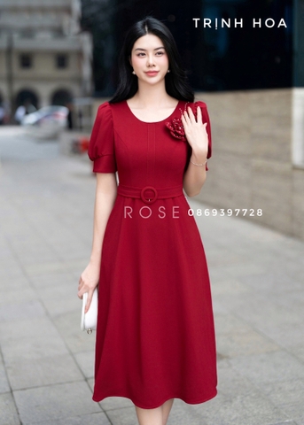 Đầm đỏ dáng xoè nhấn đai tôn dáng
