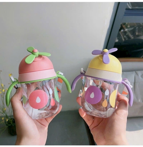 Bình nước chong chóng, bình nước cho bé có kèm dây đeo tiện lợi (300ml)