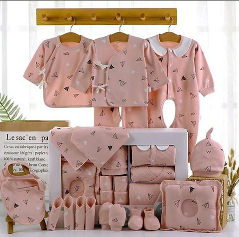 Set Qùa Tặng Sơ Sinh Cho Bé Cao Cấp Kèm Hộp Đựng Túi Xách Cực Sang Trọng