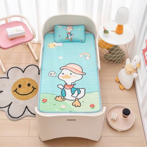 Chiếu điều hoà kèm gối GENKIKUN cho bé ngủ ngon họa tiết siêu đáng yêu