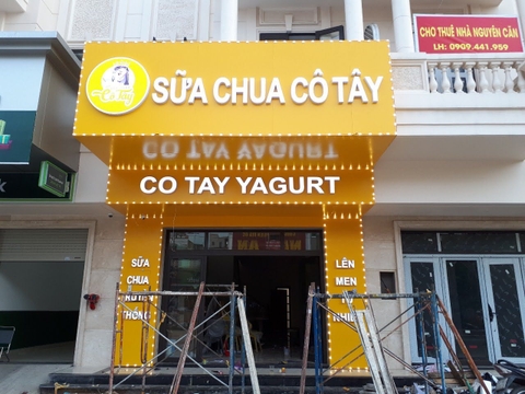 Bảng hiệu đèn Sữa chua Cô Tây