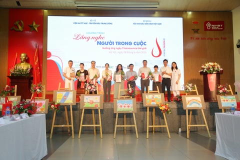 Cô Hồng Sâm – Nhà sáng lập Mỹ thuật Hồng Sâm tham gia Ban Giám khảo cuộc thi dành cho bệnh nhân tan máu bẩm sinh