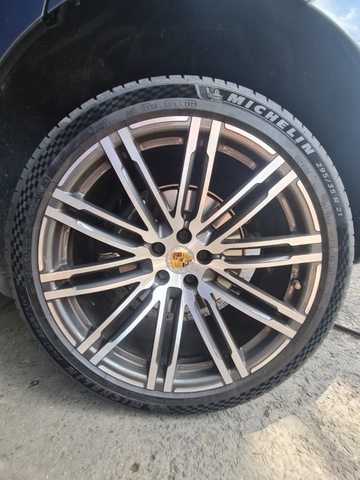 295/35R21 Michelin CHINA Pilot Sport 4 SUV FRV