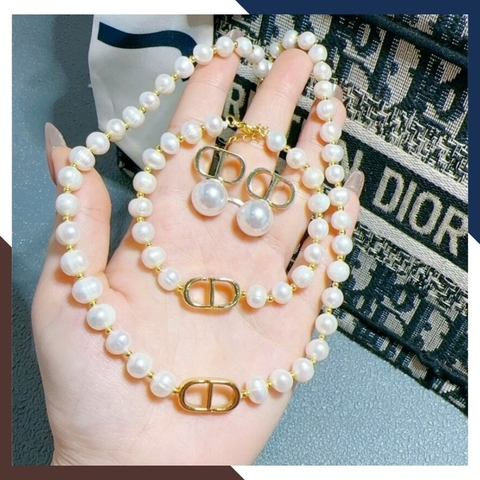 Bộ trang sức ngọc trai CD Dior mặc áo dài đẹp cho nữ mã V78450B910