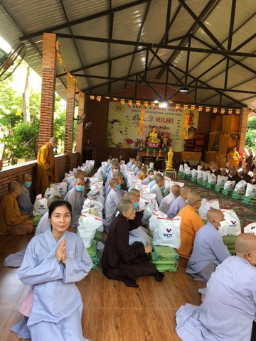 FDV Việt Nam (Dược Hoa Việt) có cơ duyên, trợ duyên một phần cùng Nhóm Tâm Phúc cúng dường trai tăng chùa Linh Sơn, mùa an cư kiết hạ Núi Thị Vải, tỉnh Bà Rịa vũng tàu ngày 17/6/2023.