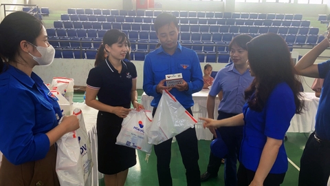 FDV VIỆT NAM (Dược Hoa Việt) tặng 700 suất quà cho công nhân & gia đình Đông Anh Hà Nội Ngày 27/5/2023