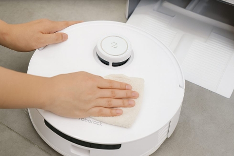 Cách vệ sinh Robot hút bụi lau nhà Roborock đúng kỹ thuật