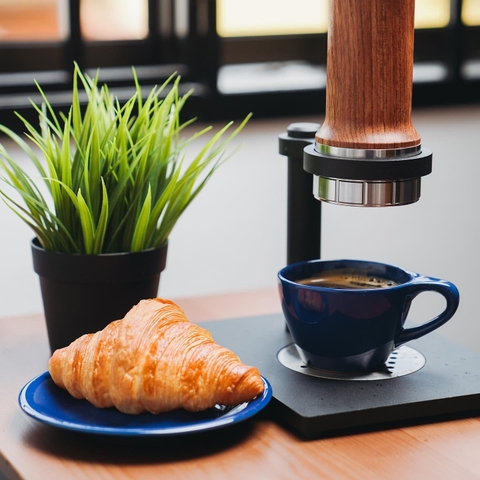 Bộ đĩa và Ly sứ NotNeutral Dk Blue LINO Dbl Capp Cup/Scr, 180ml