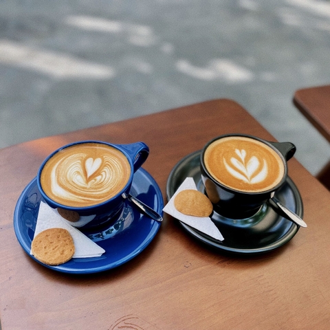 Bộ đĩa và Ly sứ NotNeutral Dk Blue LINO Sgl Capp Cup/Scr, 150ml