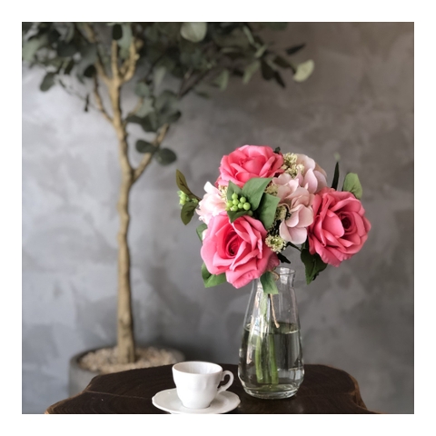 Hoa giả bằng vải - Hoa bó hồng nở và cẩm tú cầu màu hồng đậm