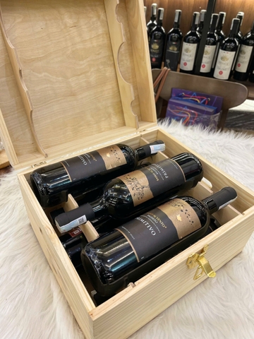 Hơn 100 chai rượu vang dưới đáy biển