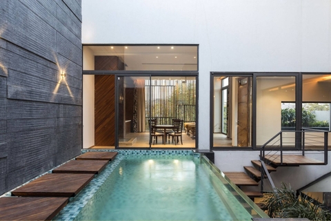 Các mẫu hồ bơi gia đình hiện đại và 5 lưu ý bạn cần biết khi xây hồ bơi