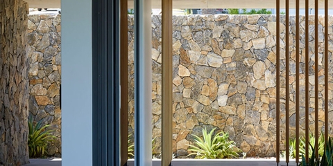 Đá tự nhiên ốp tường cho không gian hiện đại