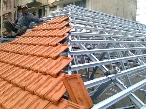Khung mái ngói bằng sắt gồm những loại nào?