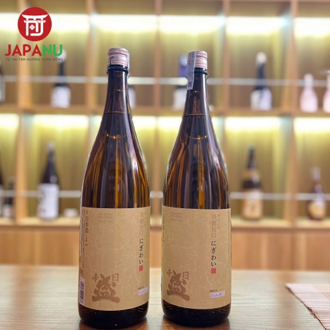 Rượu Sake Nihon Sakari Nigiwai 13-14% 1800ML