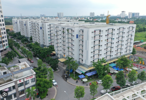 Tấp nập rao bán nhà ở xã hội giá cao dù dự án chưa bàn giao