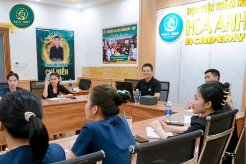 Khóa học Quản lý cảm xúc & Thái độ phục vụ trong ngành thẩm mỹ
