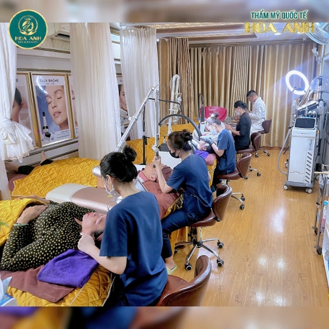 Khóa Học Chăm Sóc Da Chuyên Sâu: Bước Khởi Đầu Cho Sự Nghiệp Thẩm Mỹ