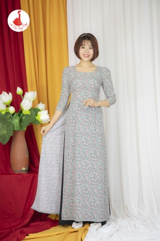 Áo dài hoa nhí màu xanh cổ vuông vải lụa Hàn Châu