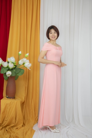 Áo dài cổ váy màu hồng vải Chifon