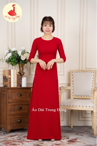 Áo dài màu đỏ đô cổ tròn vải lụa Hồng Ngọc