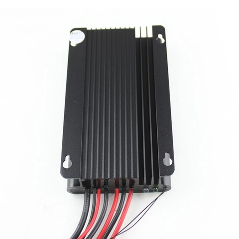 Bộ điều khiển năng lượng mặt trời 3906