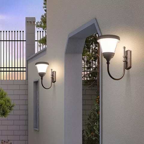 Đèn Tường Năng Lượng Mặt Trời gắn trước cửa nhà, cửa sổ, cửa hàng rào