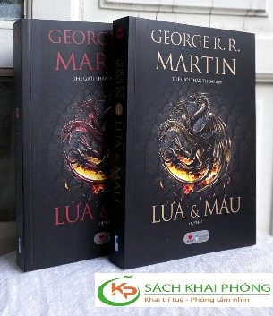 Bộ sách Lửa Và Máu (Bộ 2 Tập) của tác giả George R. R. Martin