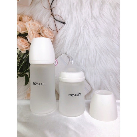 Bình sữa Moyuum Thuỷ Tinh bọc silicon 150ml/240ml Hàn Quốc - Chính hãng