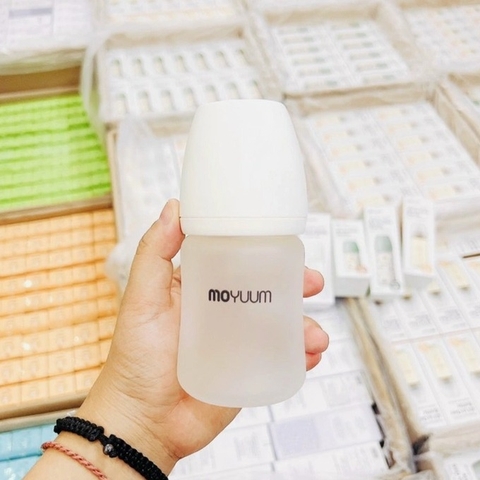 Bình sữa Thủy tinh tráng silicon Moyuum Hàn Quốc 150ml - Chính hãng
