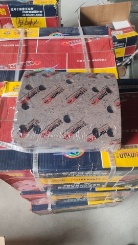 Má phanh sau Howo 14 lỗ Qinyan đỏ.