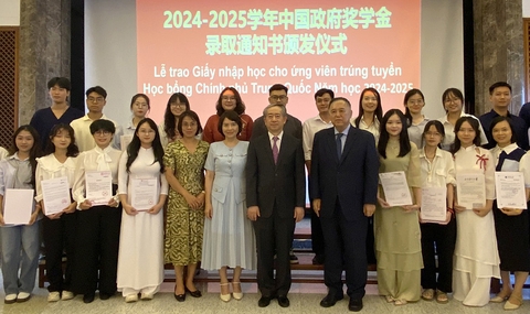 10 du học sinh Việt giành học bổng Đại học Thanh Hoa, Bắc Kin