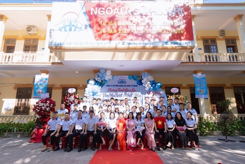 Buổi lễ kỷ niệm sinh nhật lần thứ 11 của công ty HIKARI