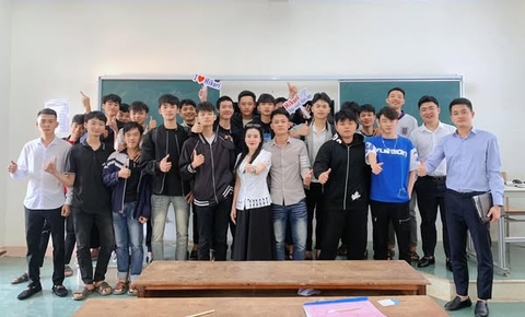 📍[RECAP] Buổi chia sẻ định hướng tương lai tại Thái Hòa – Nghệ An 🇯🇵🇰🇷🇹🇼