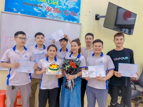 [ BẾ GIẢNG LỚP N5S045 ]