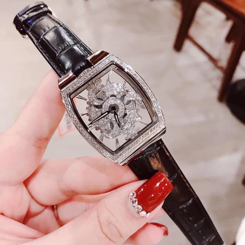 Davena Trăng Sao Xoay |Nữ Giới |Mặt Chữ Nhật |Dây Da Đen |Máy Pin (Quartz) |Size 32x44mm